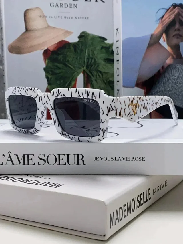 Louis Vuitton Eyewear Oversized square sunglasses product detail image 4