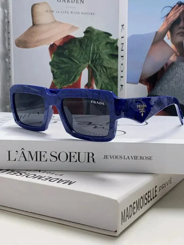 Louis Vuitton Eyewear Oversized square sunglasses product detail image 5