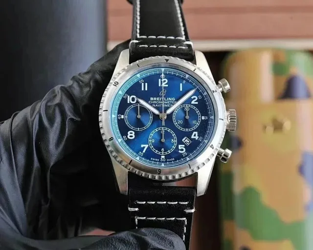 Breitling Chronomat and Navitimer product detail image 4