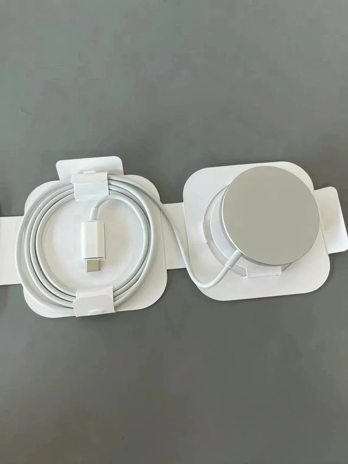 Apple MagSafe Charger with USB