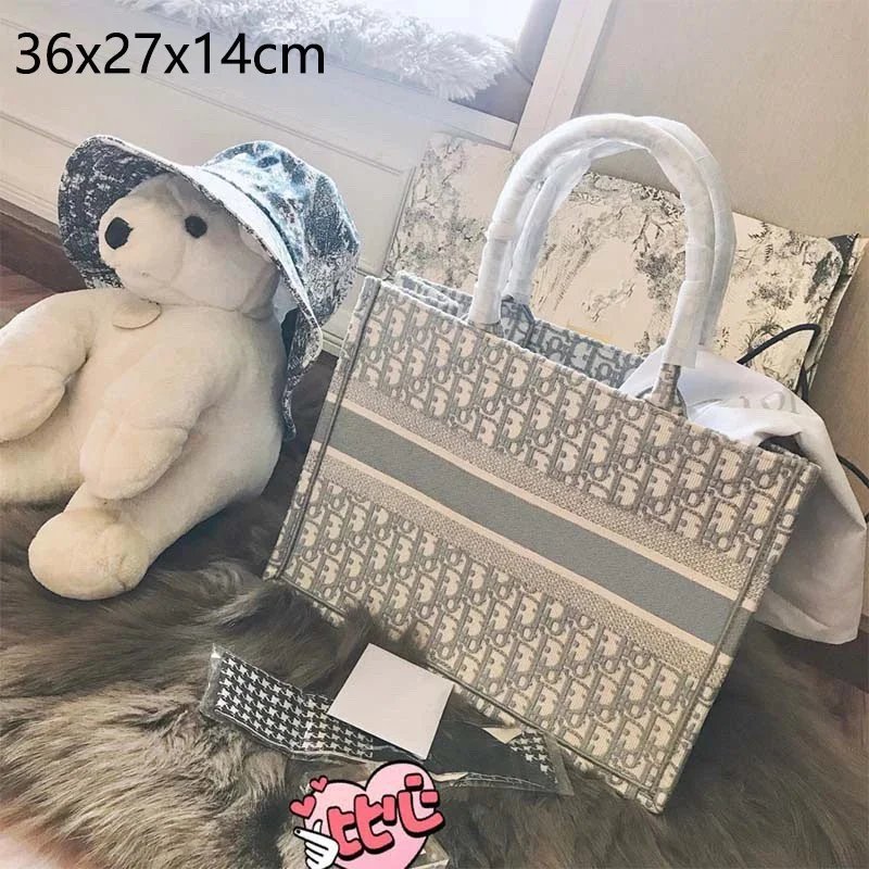 Classic Fashion Shoulder Bag photo 3