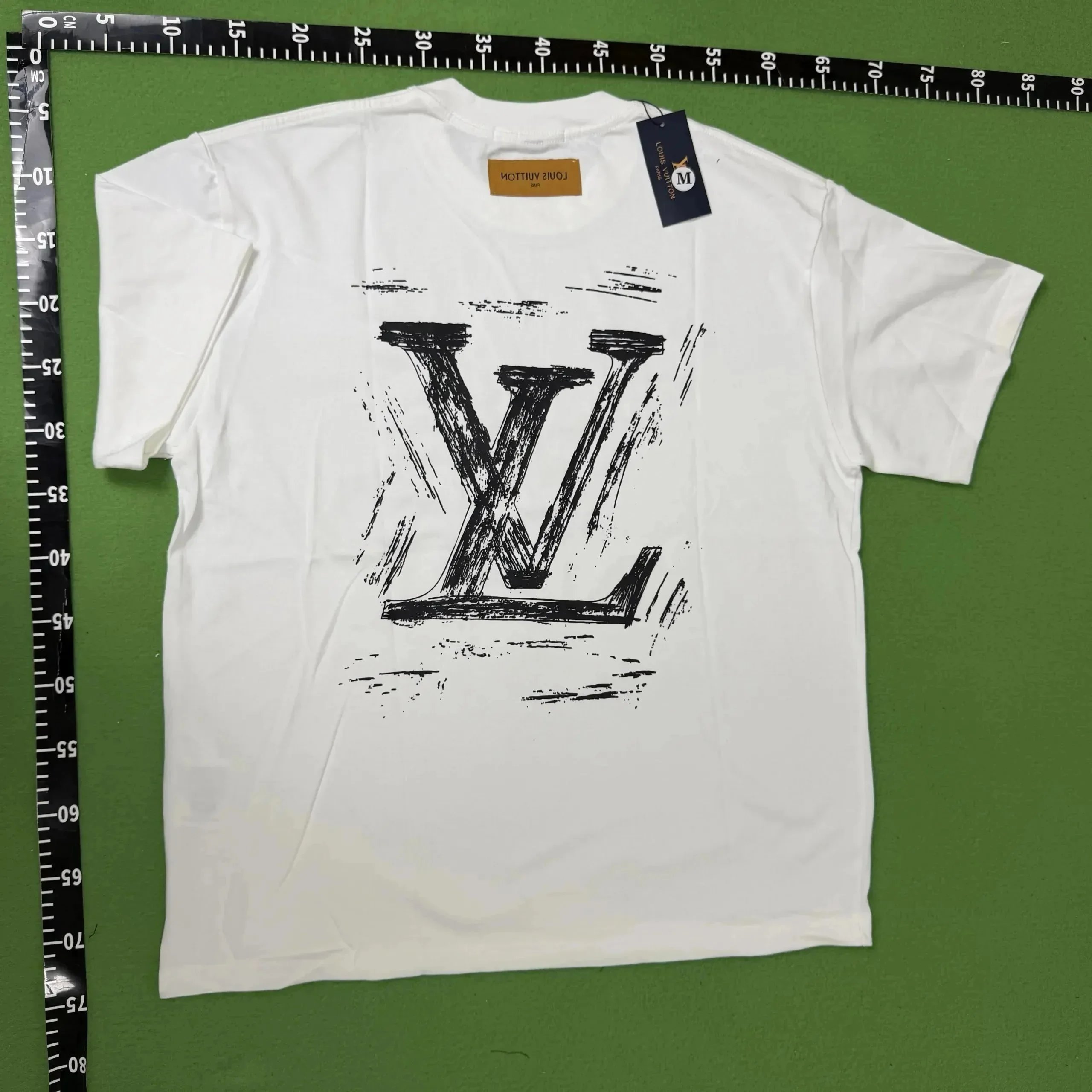 LV-7- The image shows the back pattern
