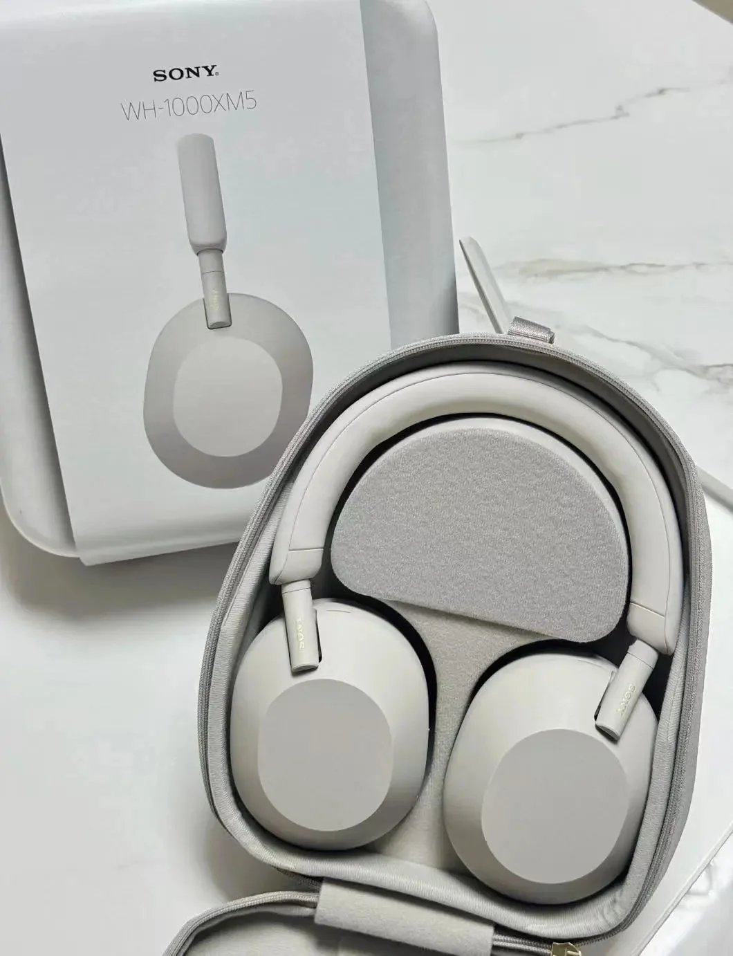 Sony WH-1000xm5 Off White