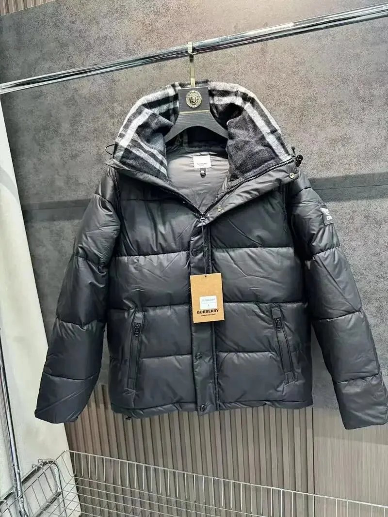 Burberry black sleeves are detachable