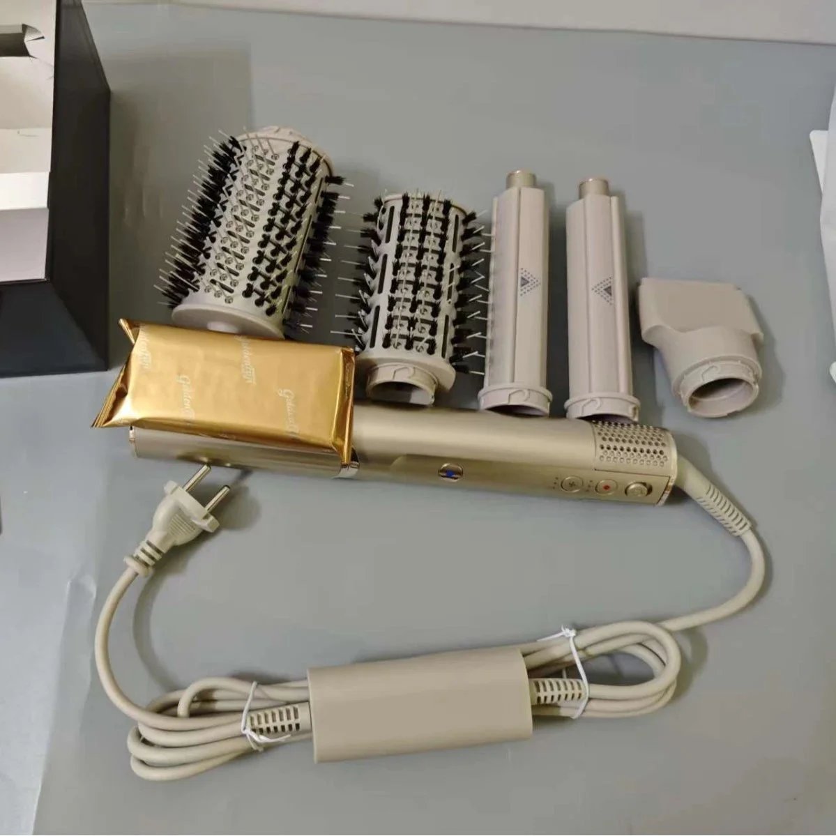 Dyson hair curler