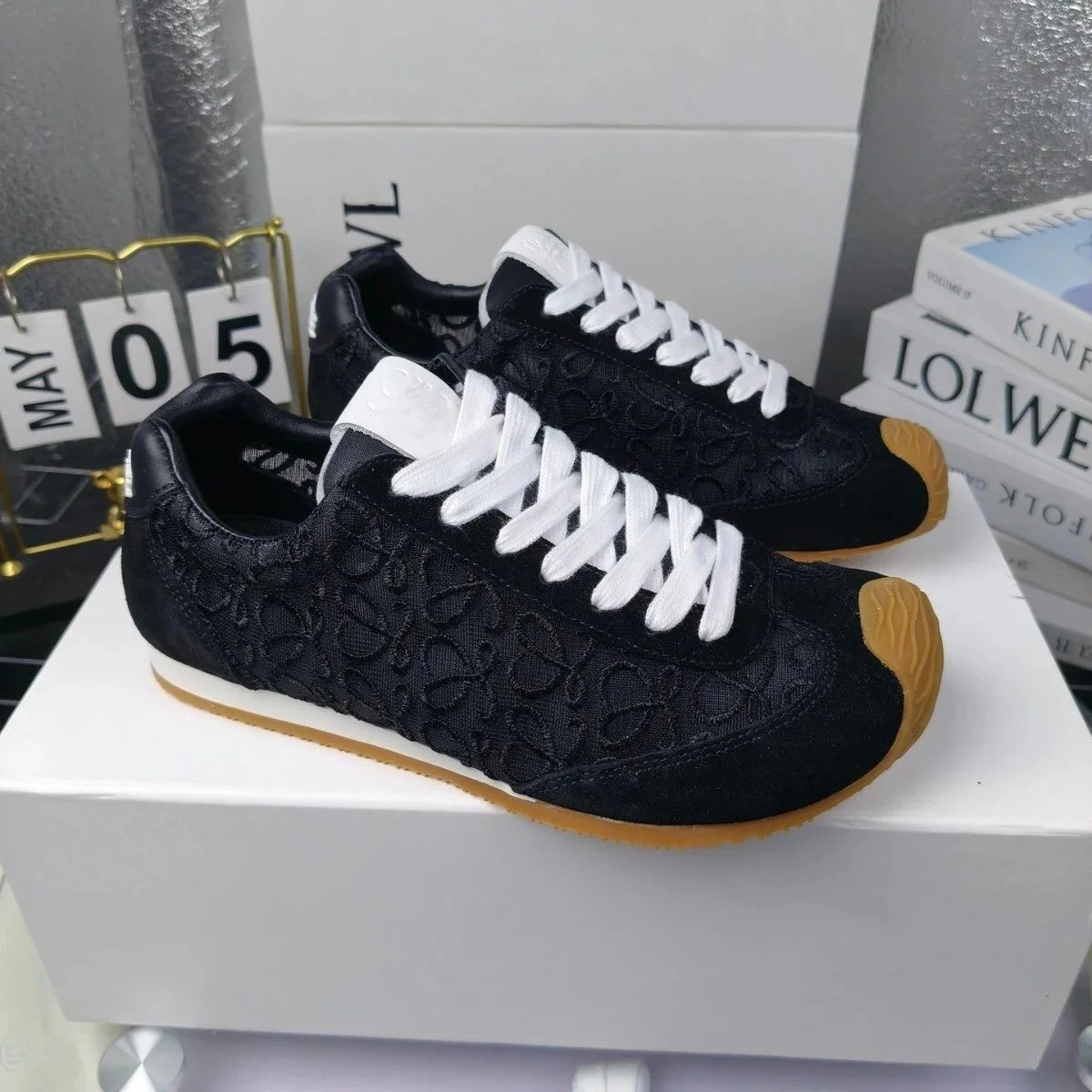 LOEWEW shoes-4