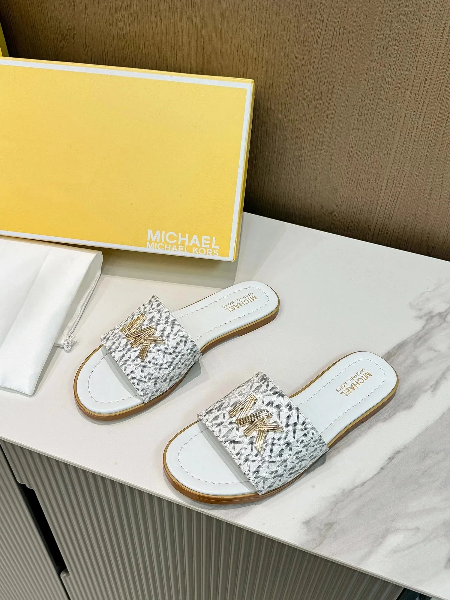 MICHAEL KORS SHOES-1 – QC photos preview | CnFans  | 7503617215
