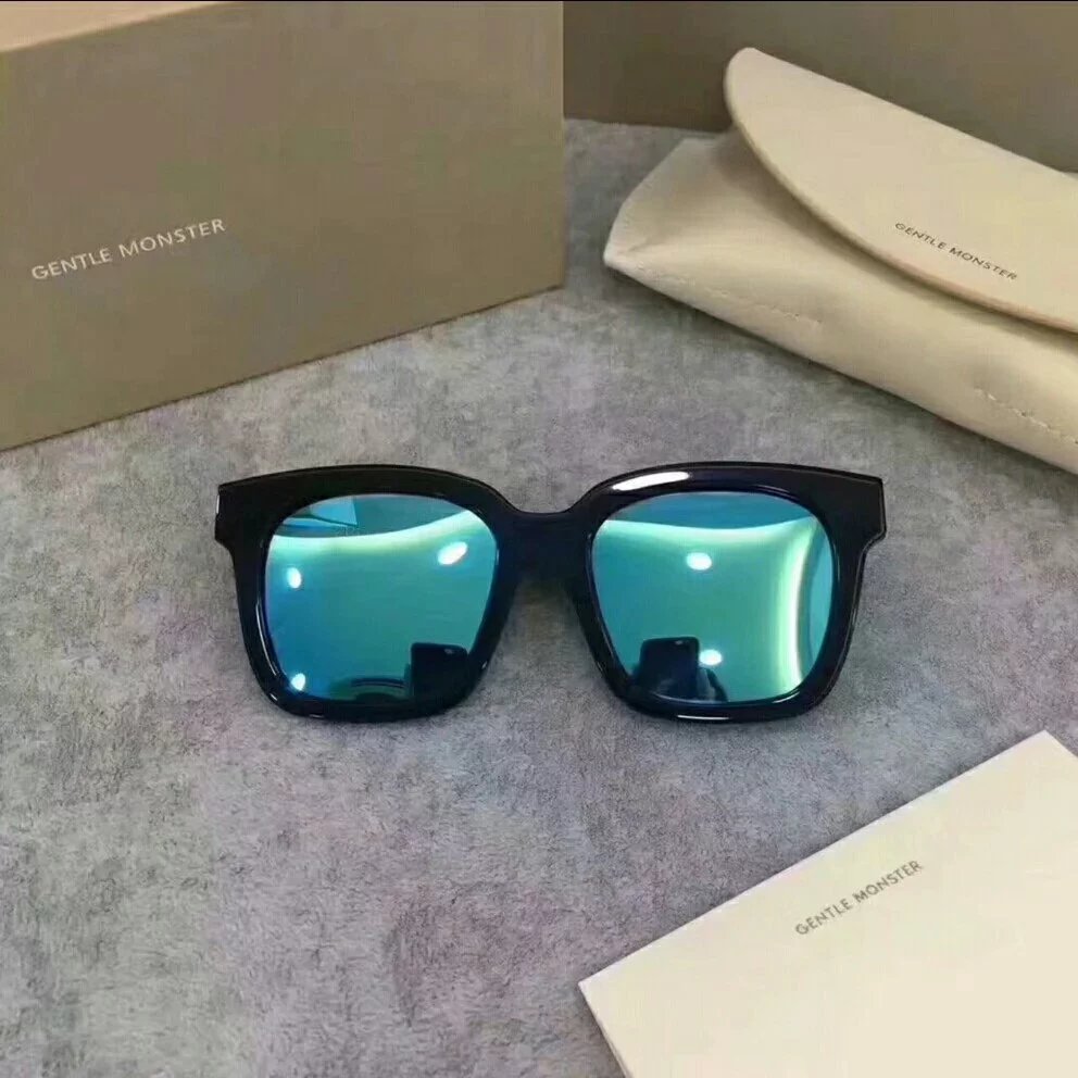 Dreamer hoff black frame blue lenses