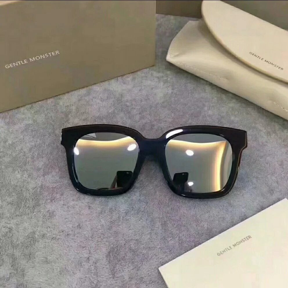 Dreamer hoff black frame silver lenses