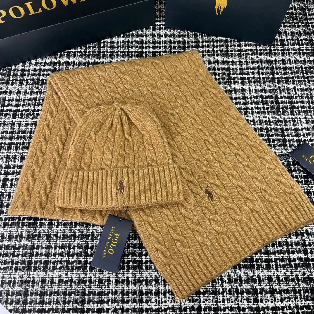 A twopiece set of retro British scarf and hat 4