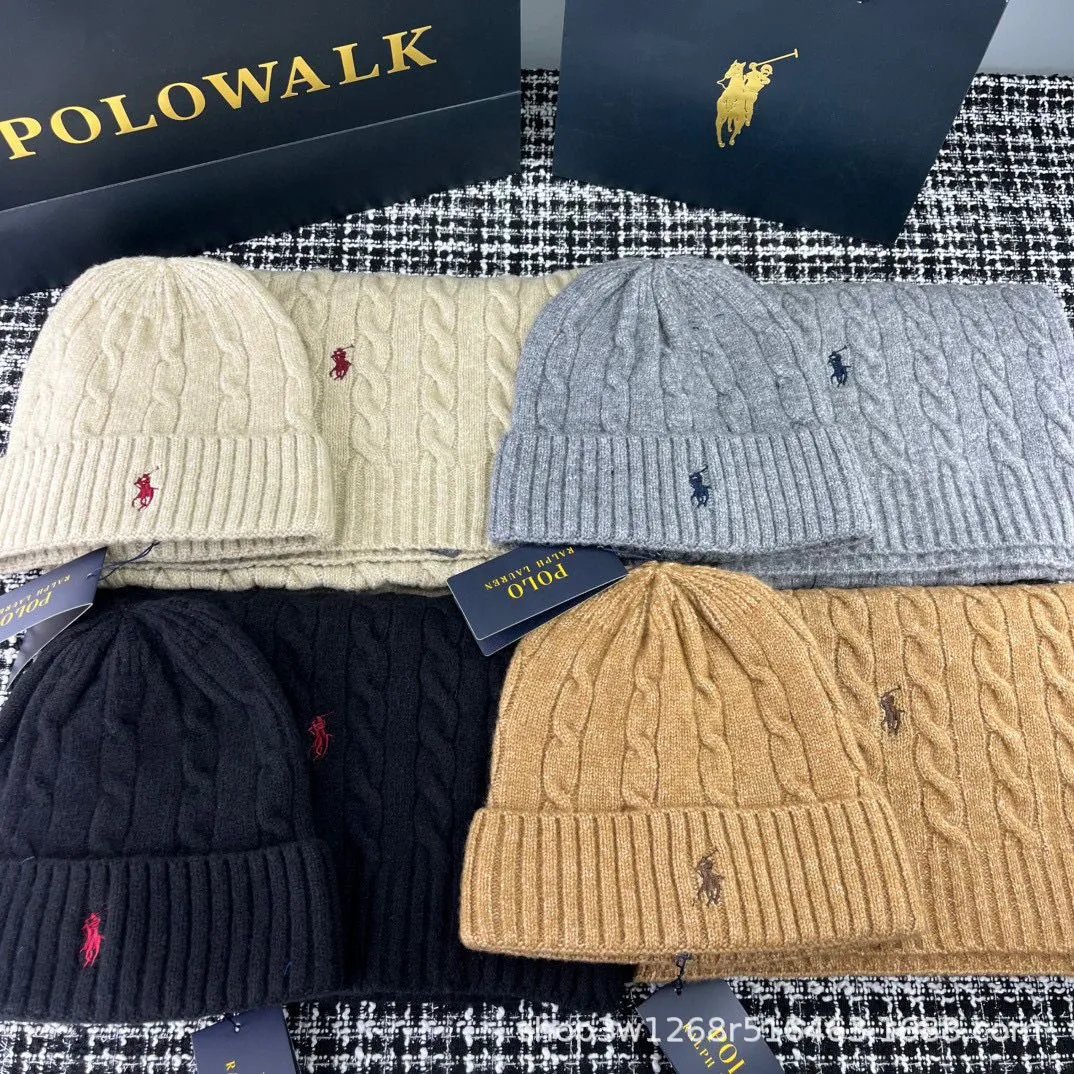 A twopiece set of retro British scarf and hat 2