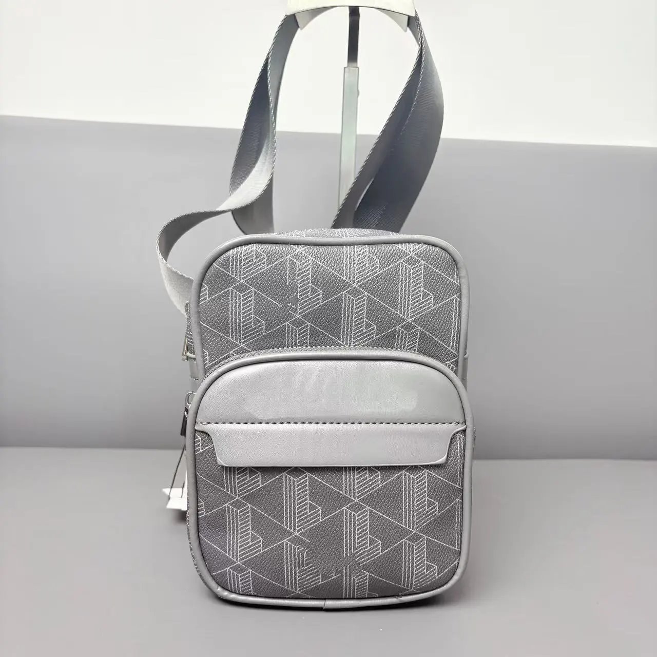 灰色【印花口袋包】