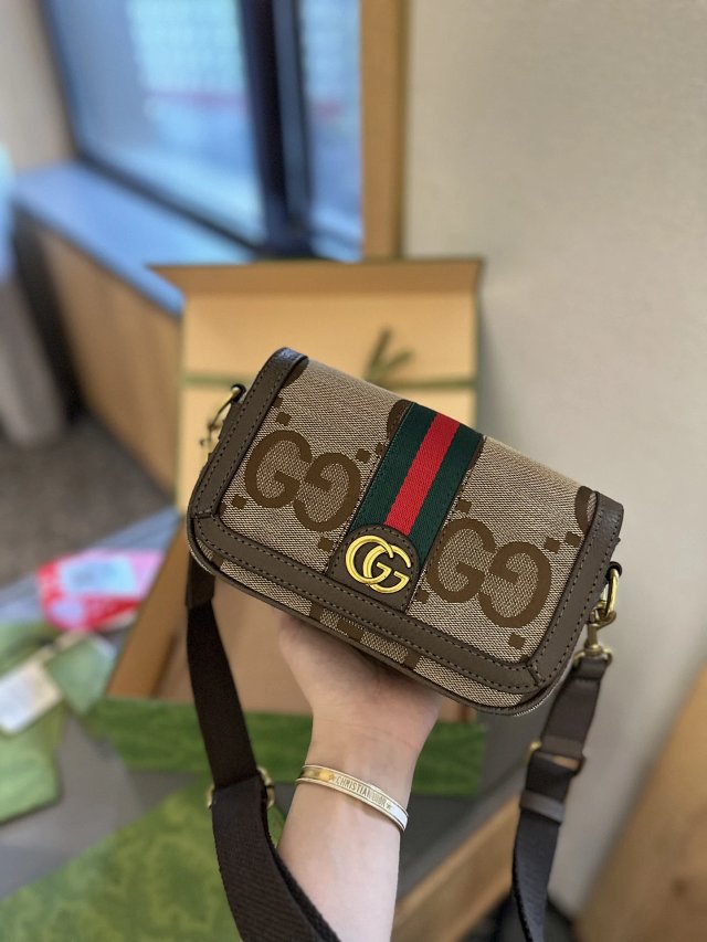 Gucci: seller detail photo 5