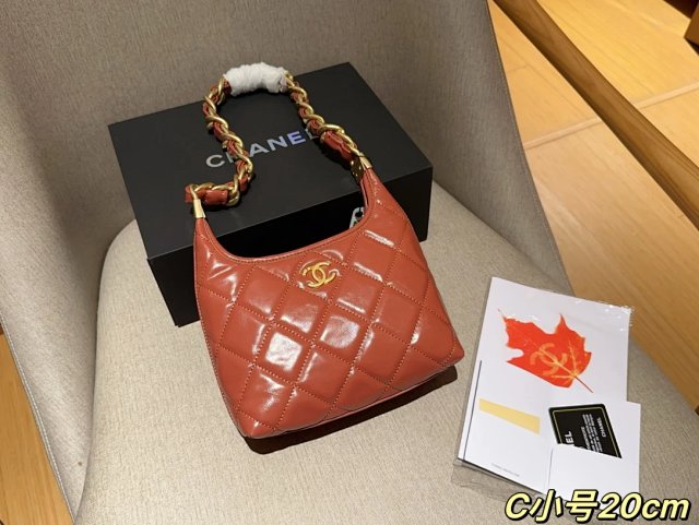 Chanel: seller detail photo 6