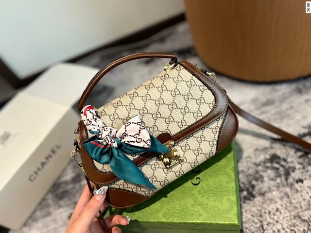 Gucci: seller detail photo 12