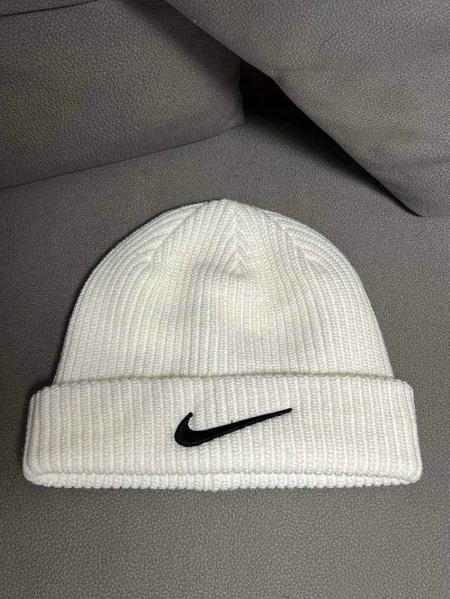 Nike Hat: seller detail photo 2