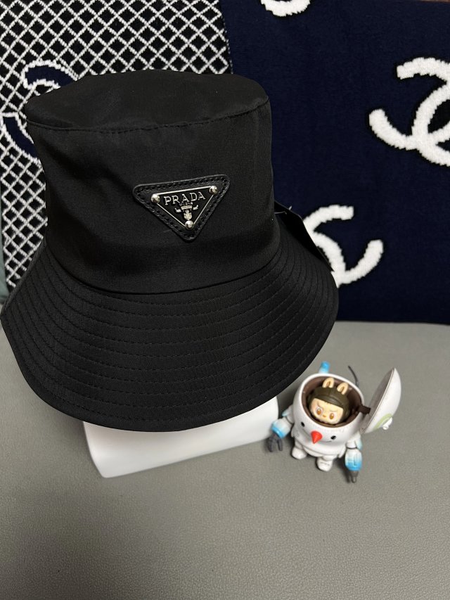 Prada: seller detail photo 10