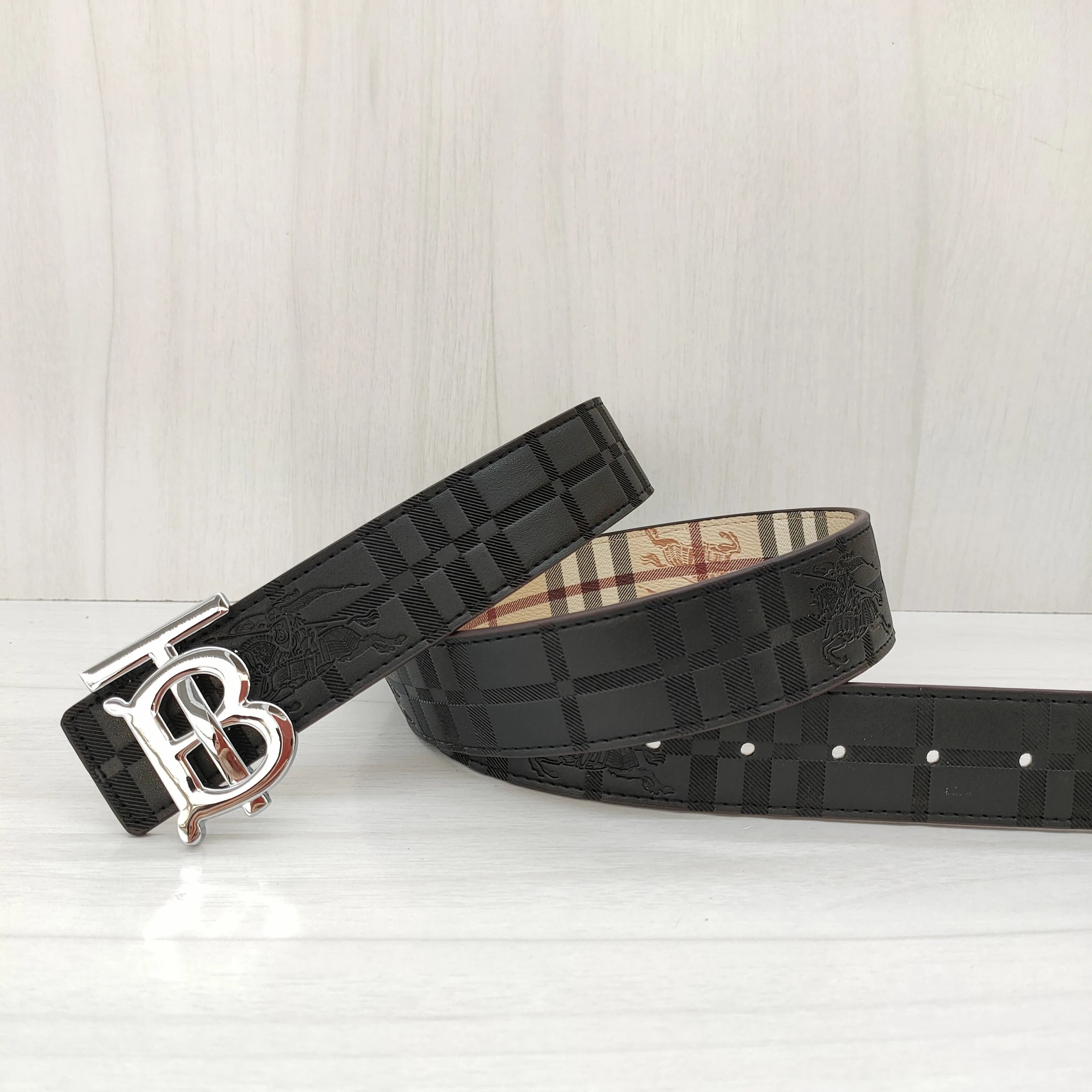 Burberry Belts Engraved monogram buckle — 17