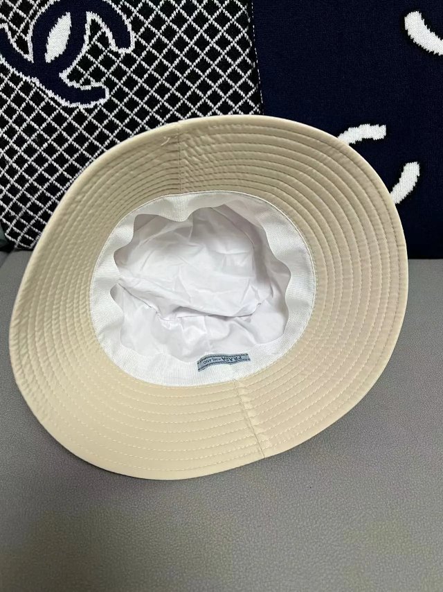 Prada: seller detail photo 13