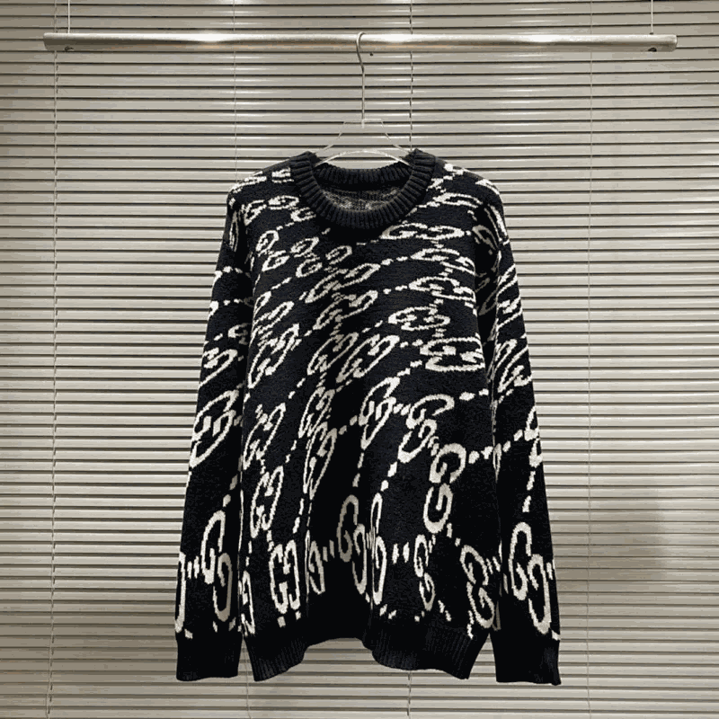 Gucci Black and White Knit Sweater