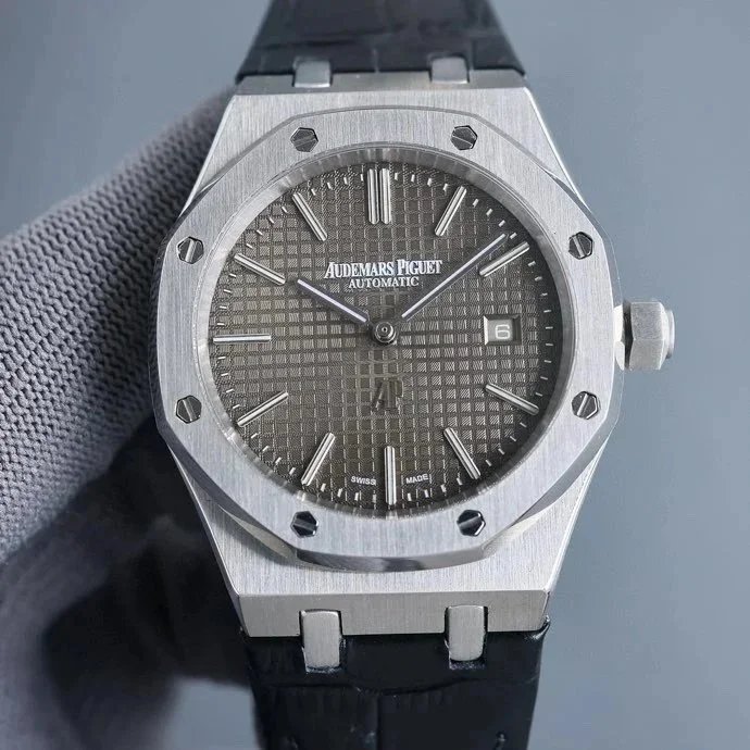 Silver Gray · Black Leather Strap (Interchangeable with Rubber Strap, Note When Ordering)