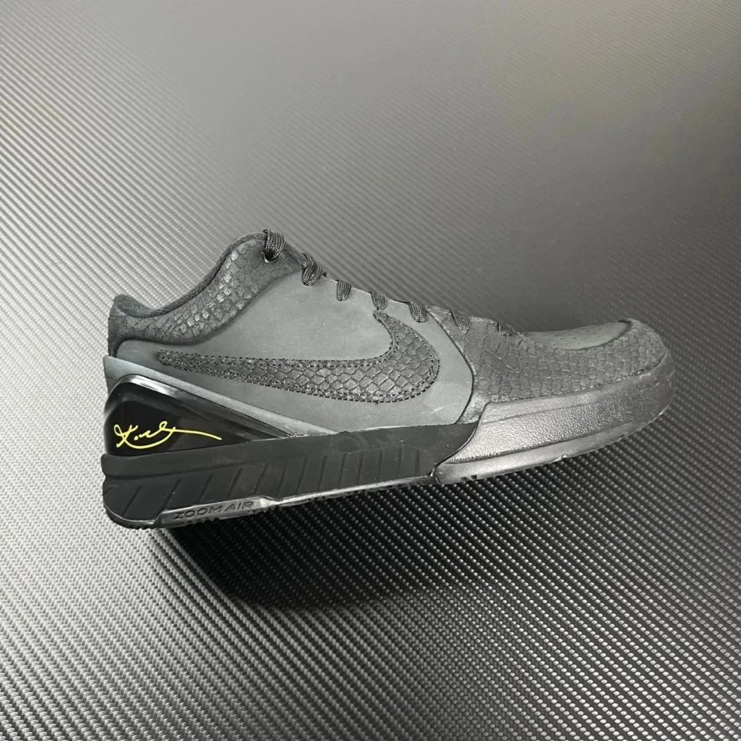 Kobe 4 Black Mamba