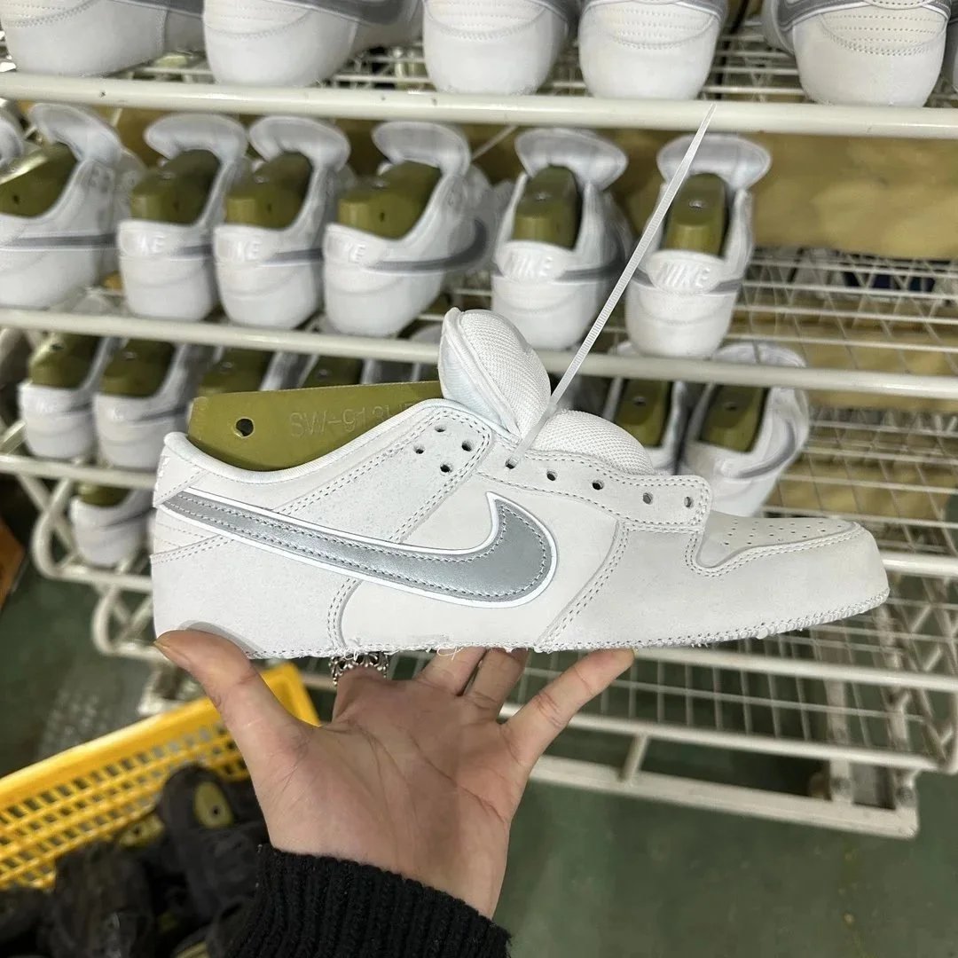Dunk White Lobster FD8776-100