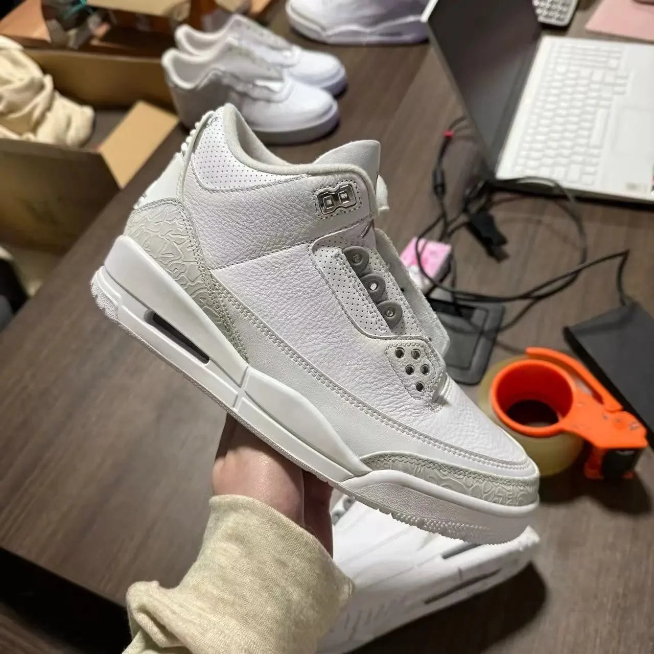 RN AJ3 Silver White