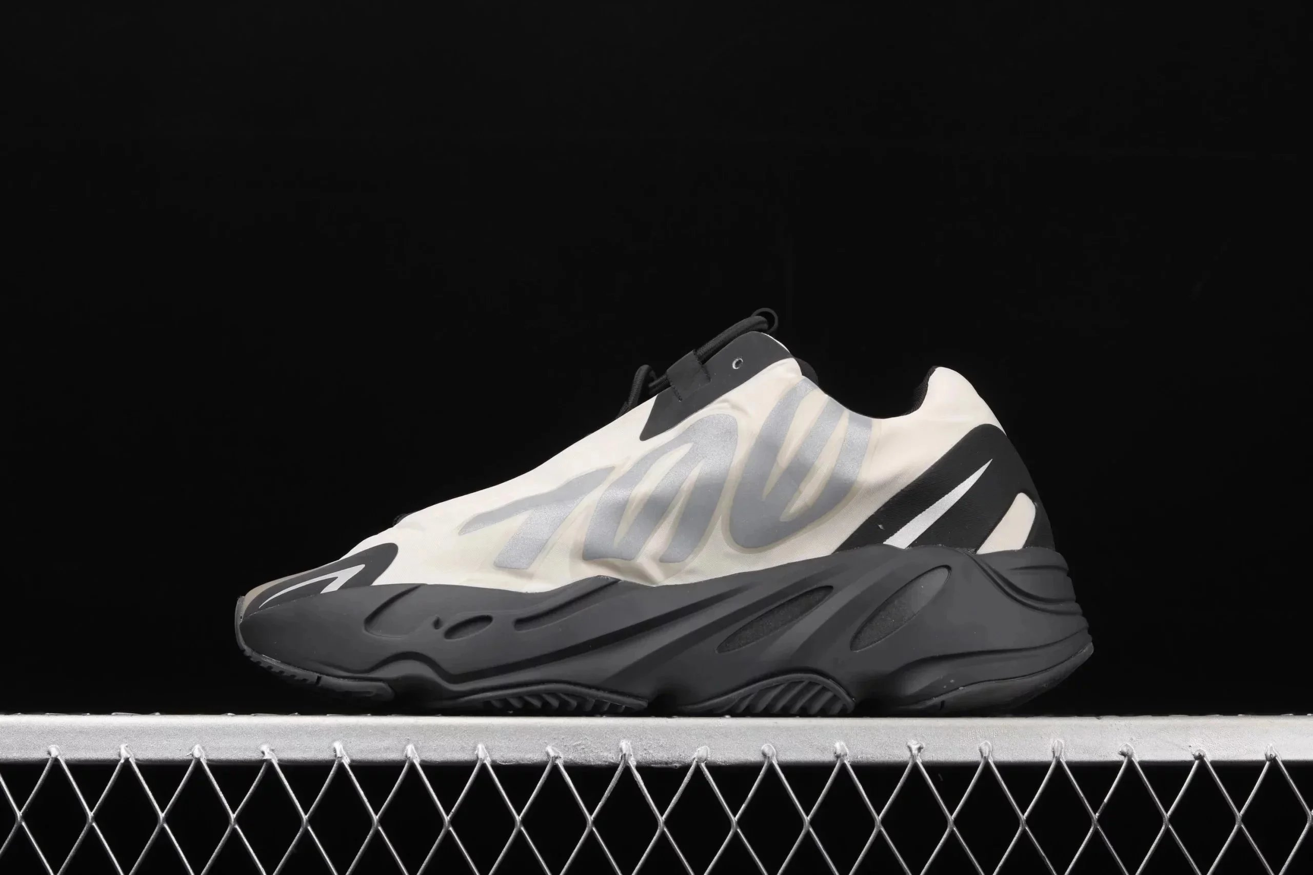 Yeezy 700 MNVN Bone White FY3729