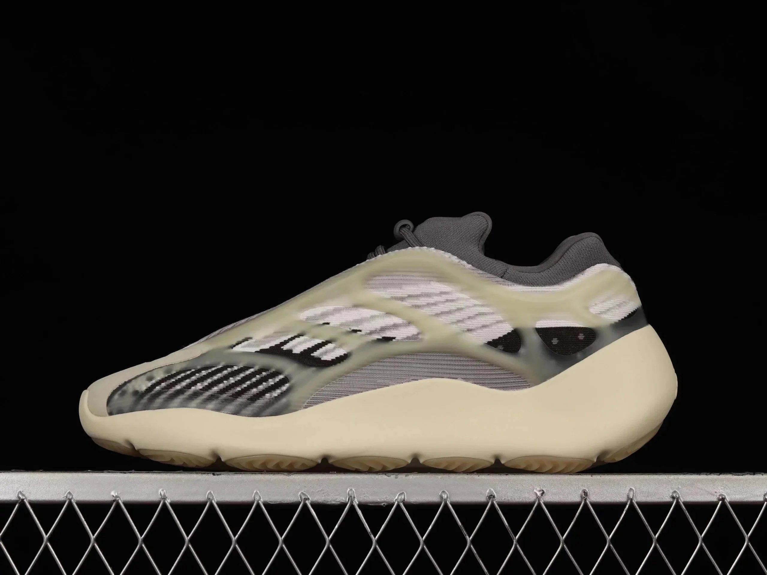 Yeezy 700 V3 Black White Grey Gradient ID1674
