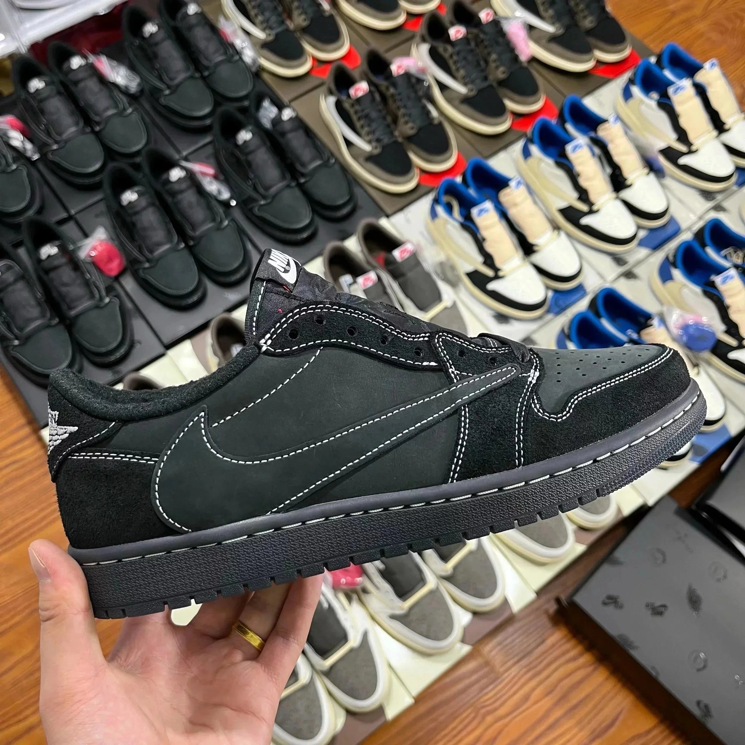 AJ1 Hook Low Top 4.0 Black Warrior DM7866-001
