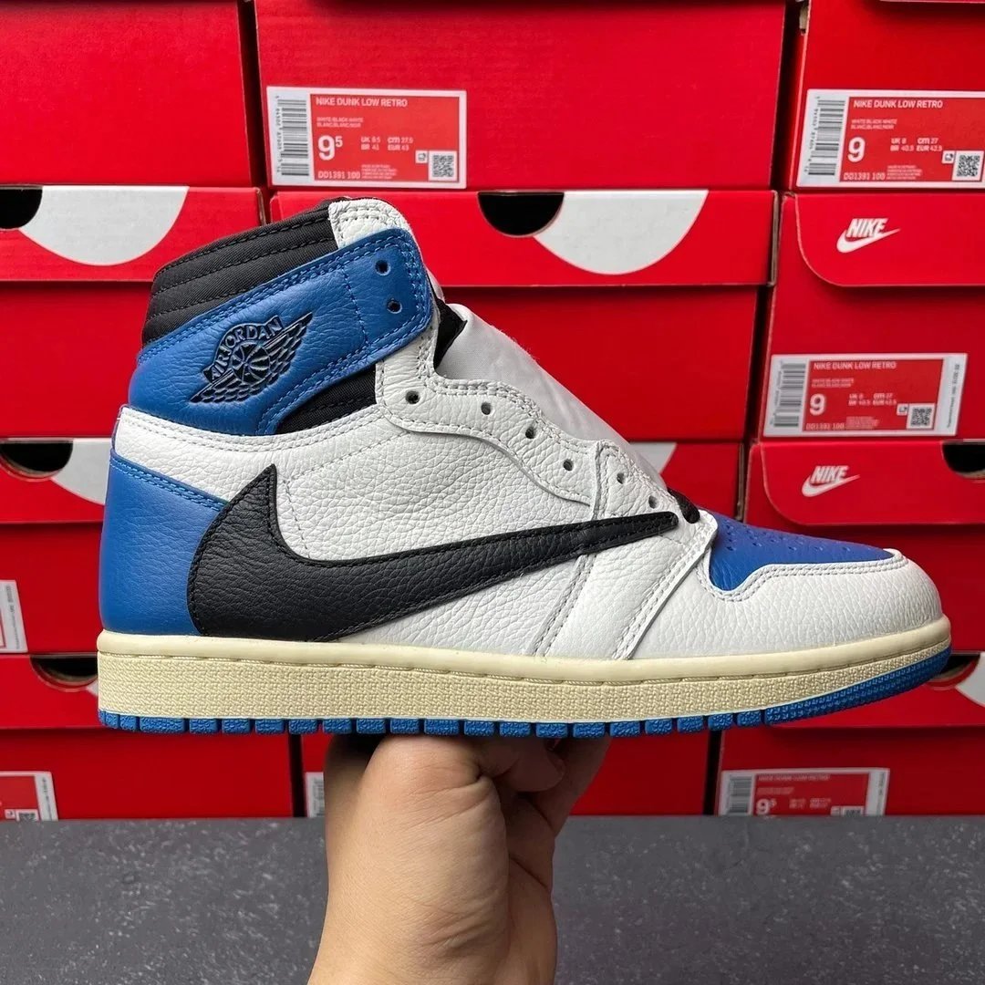 AJ1 lightning hook 2.0 high top DH3227-105