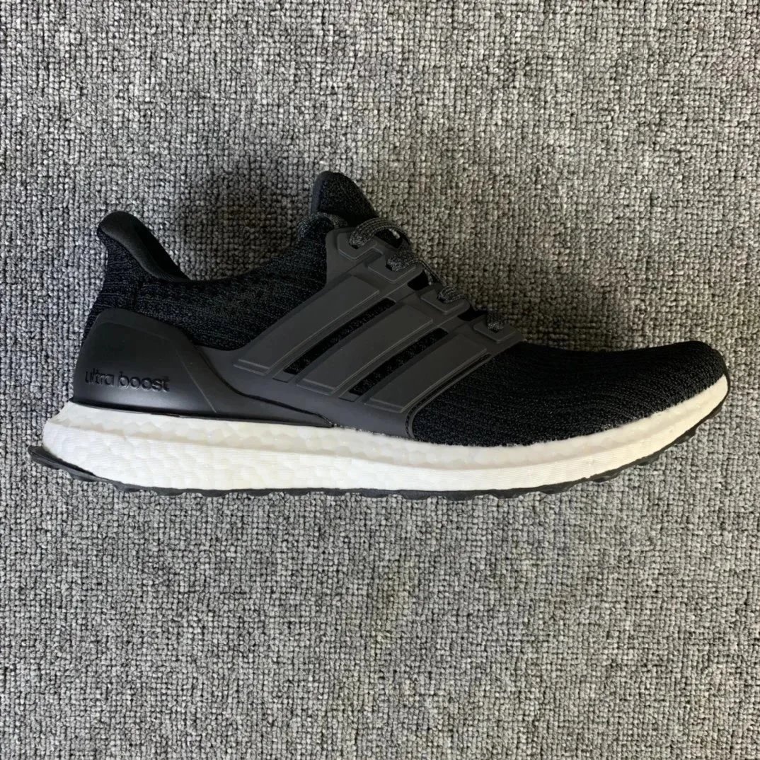 UB4.0 Black and White BB6166