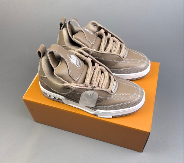 Louis Vuitton Sneakers LV Trainer — 27
