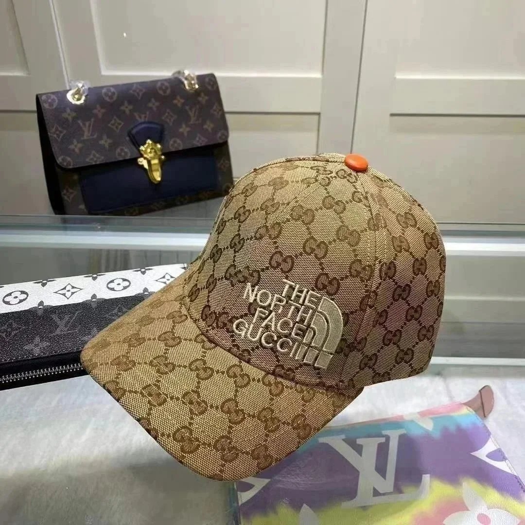 Gucci Hats Logo-print baseball cap — 1