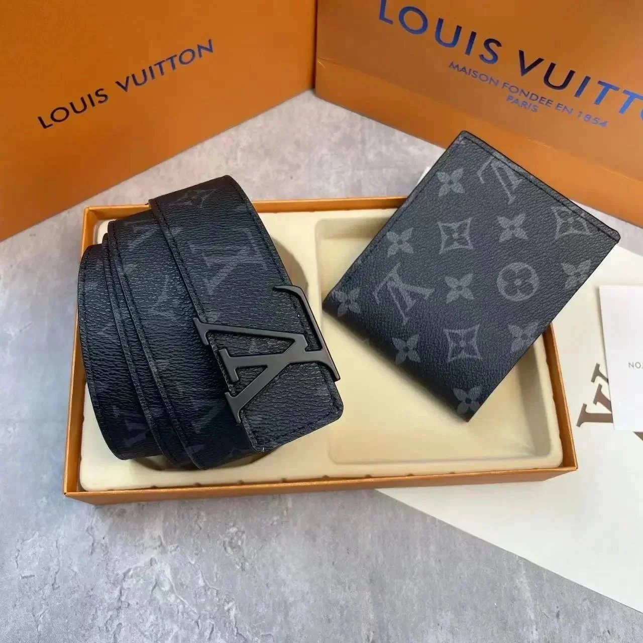 Hermès Belts Black leather belt with H buckle — 20