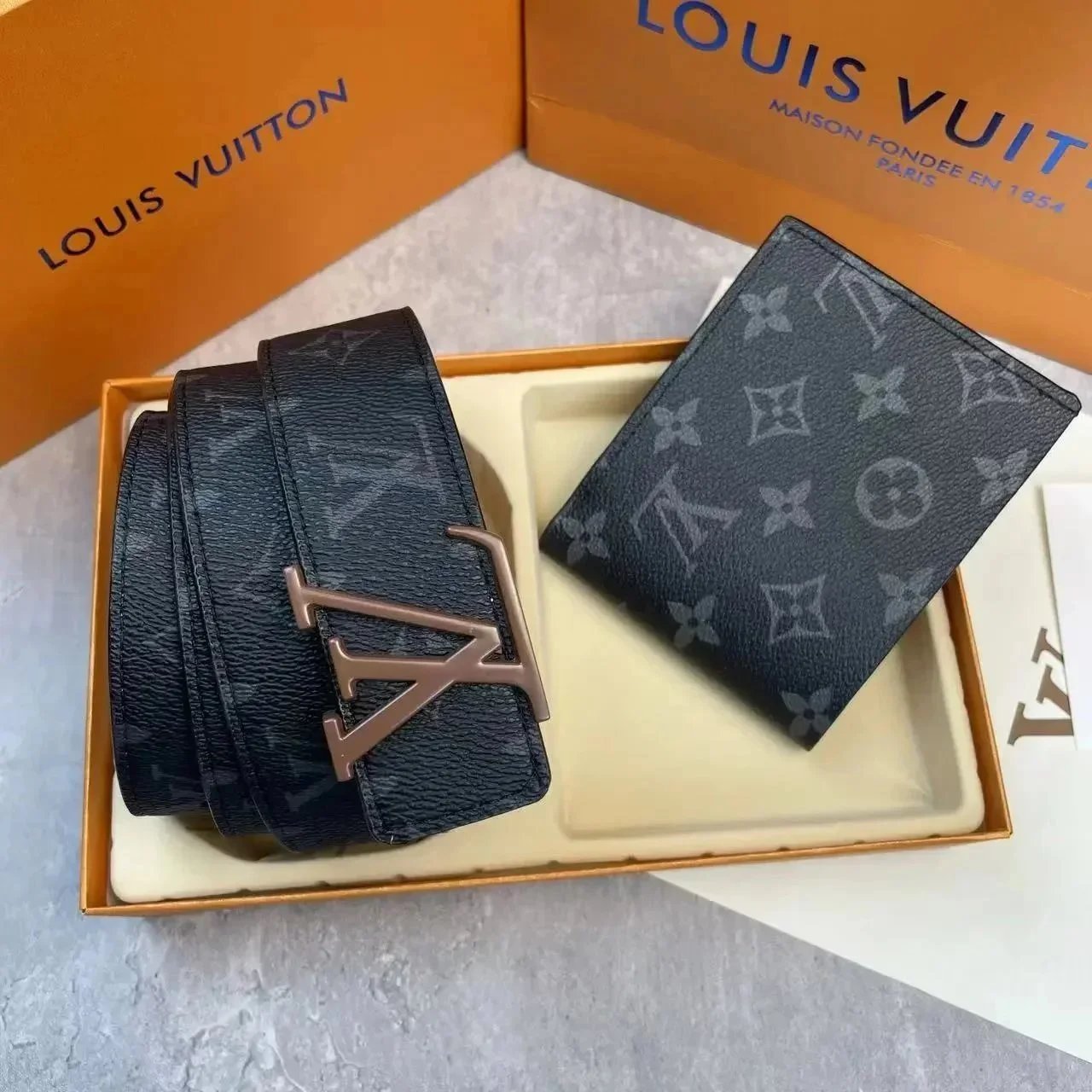 Hermès Belts Black leather belt with H buckle — 21
