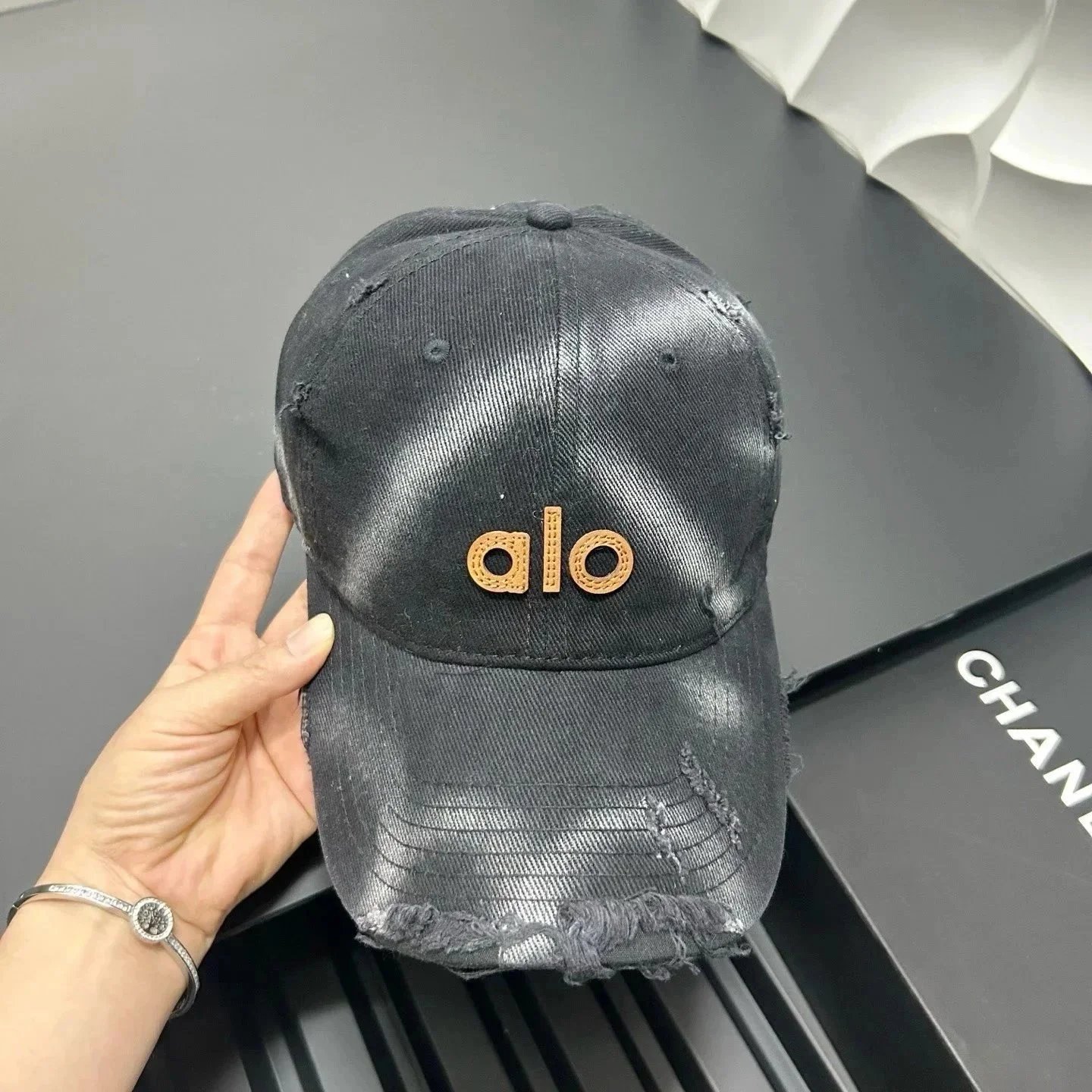 Alo Yoga Hats Logo Baseball Cap — 37
