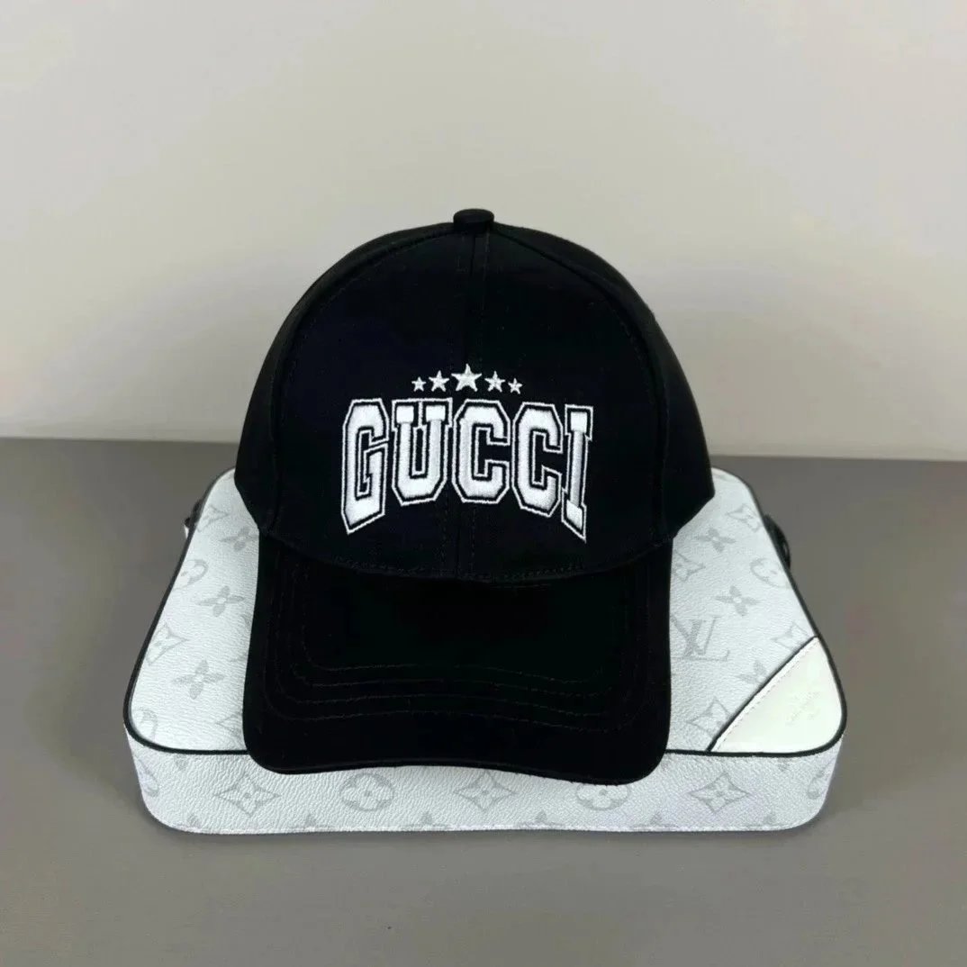 Gucci Hats Logo-print baseball cap — 30
