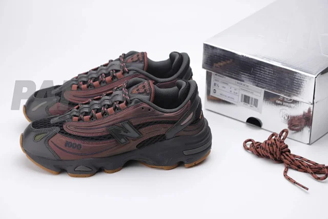 New Balance Sneakers 1000 product detail image 1