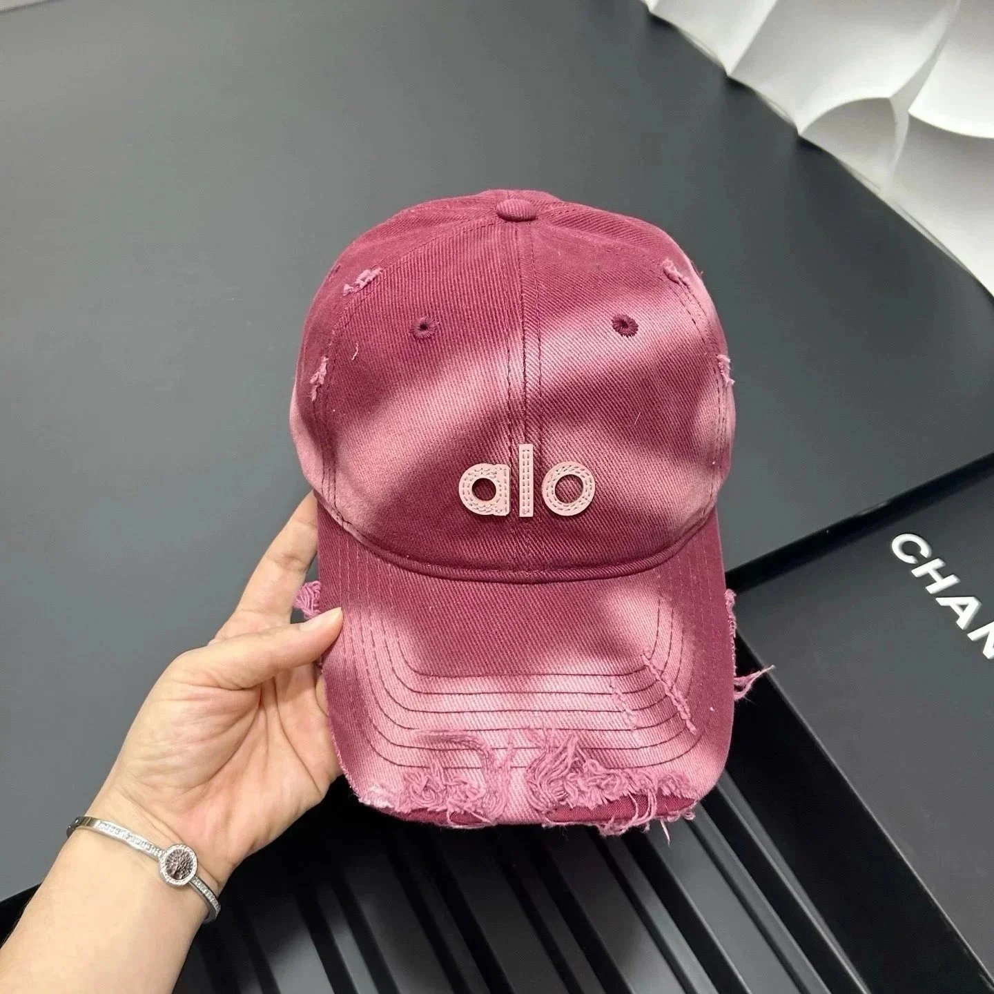 Alo Yoga Hats Logo Baseball Cap — 33