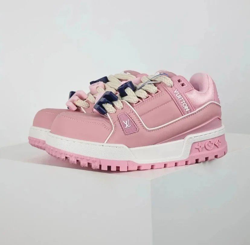 Louis Vuitton Sneakers Rhinestone-embellished low-top — 17