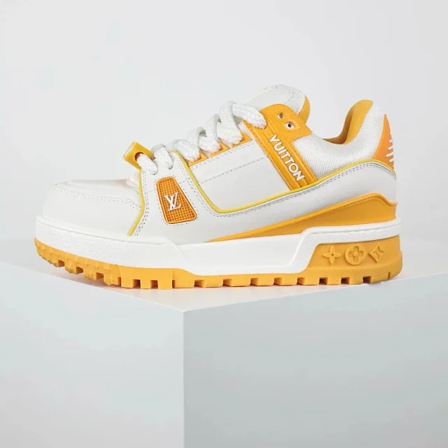 Louis Vuitton Sneakers Rhinestone-embellished low-top product detail image 73