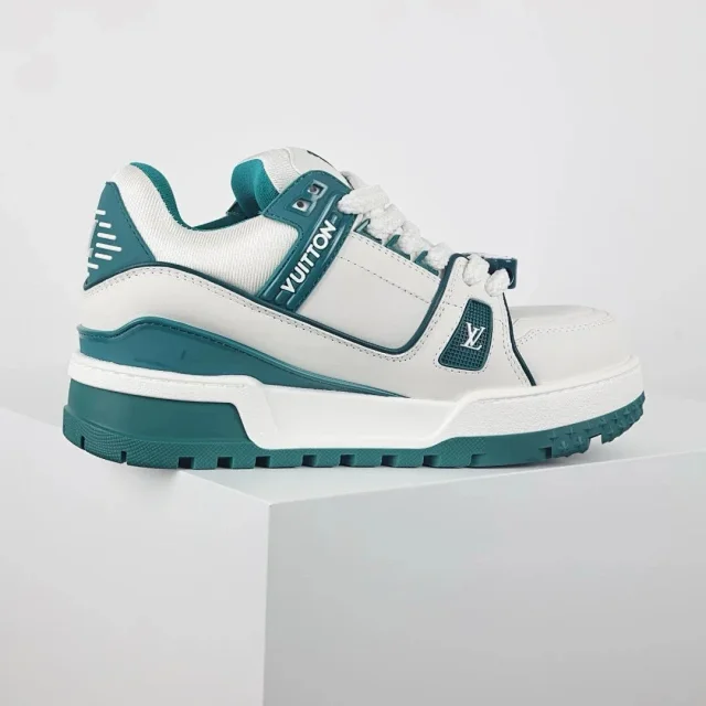 Louis Vuitton Sneakers Rhinestone-embellished low-top product detail image 78