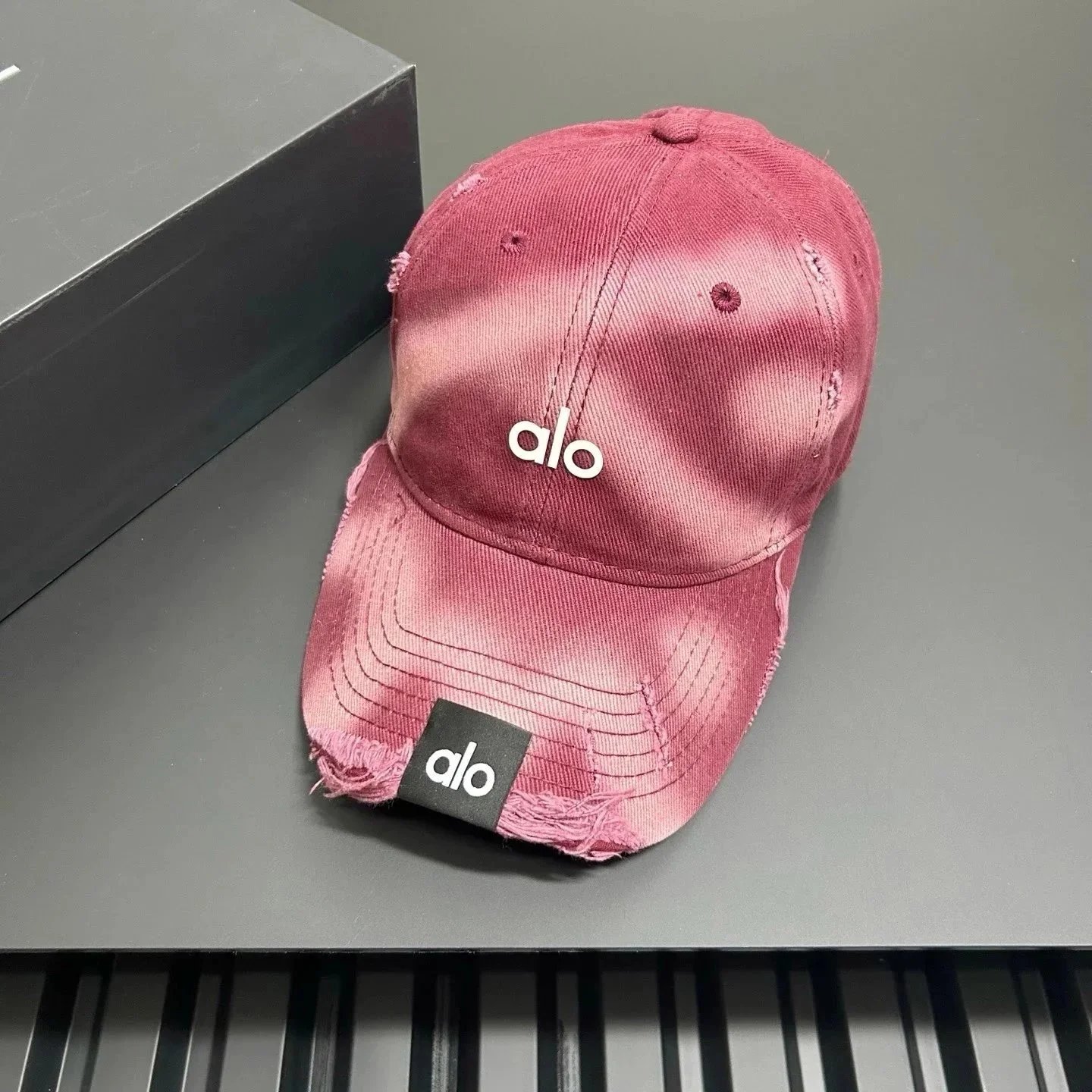 Alo Yoga Hats Logo Baseball Cap — 32