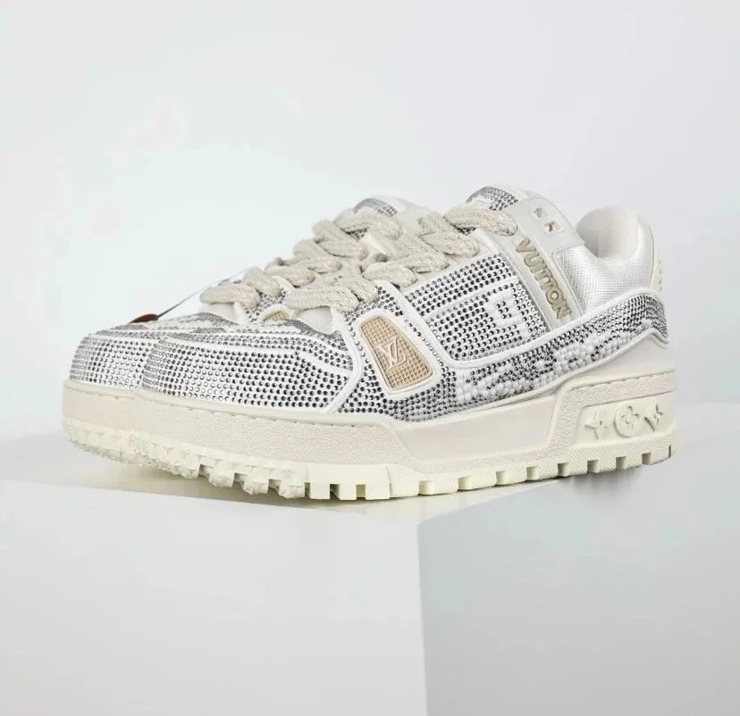 Louis Vuitton Sneakers Rhinestone-embellished low-top — 8