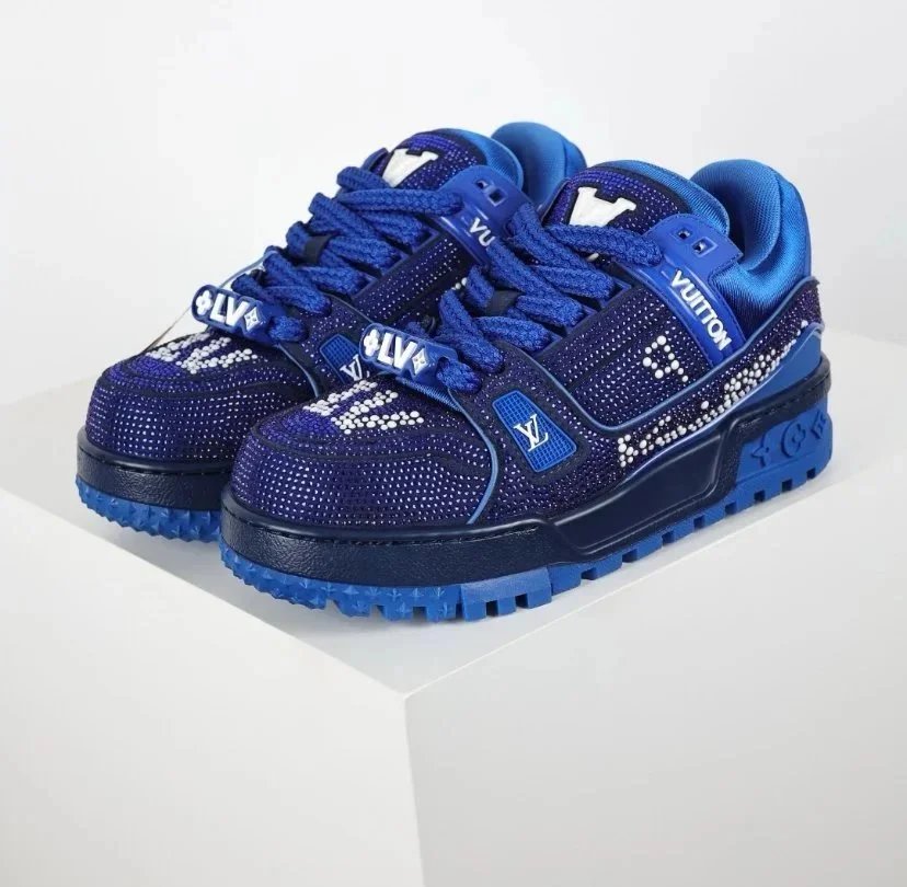 Louis Vuitton Sneakers Rhinestone-embellished low-top — 11