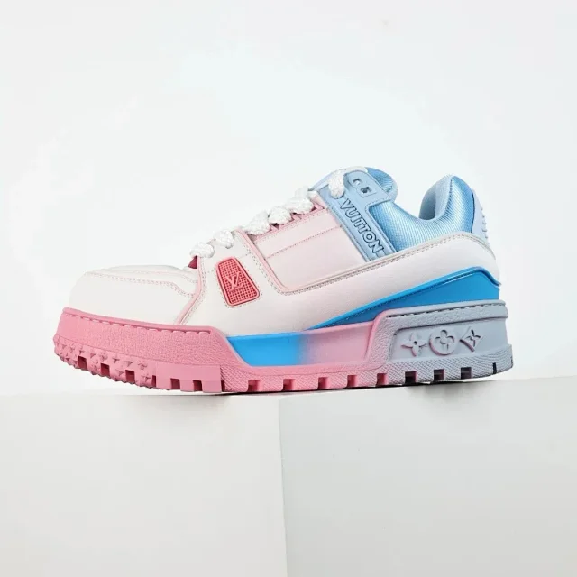 Louis Vuitton Sneakers Rhinestone-embellished low-top product detail image 44