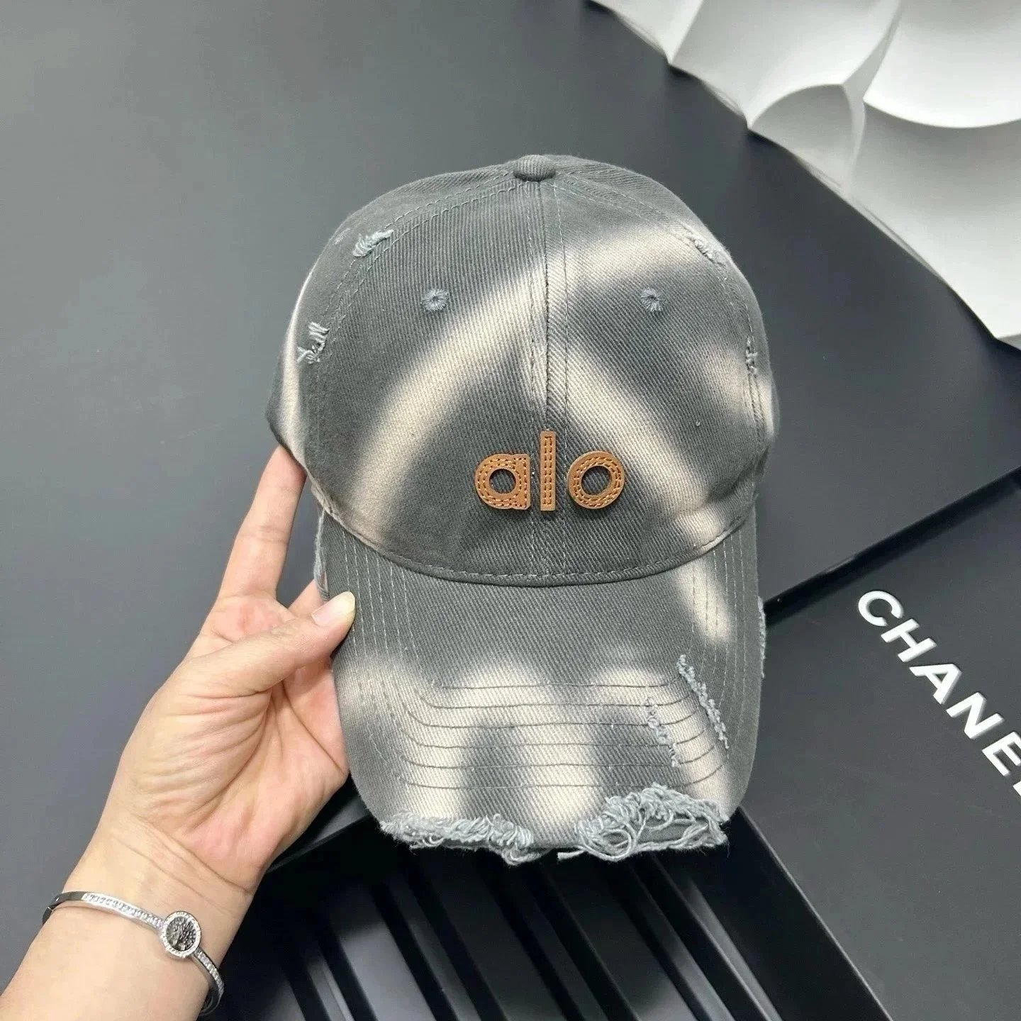 Alo Yoga Hats Logo Baseball Cap — 36
