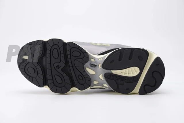 New Balance Sneakers 1000 product detail image 37